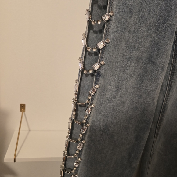 ✨ BlueB Rhinestone Chain Jeans – Size Small ✨ - Picture 4 of 8